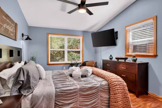 Bedroom 3 image 1