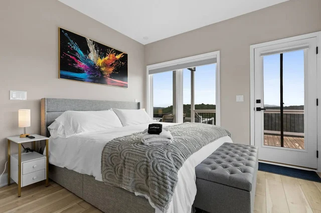 Bedroom 6 image 1
