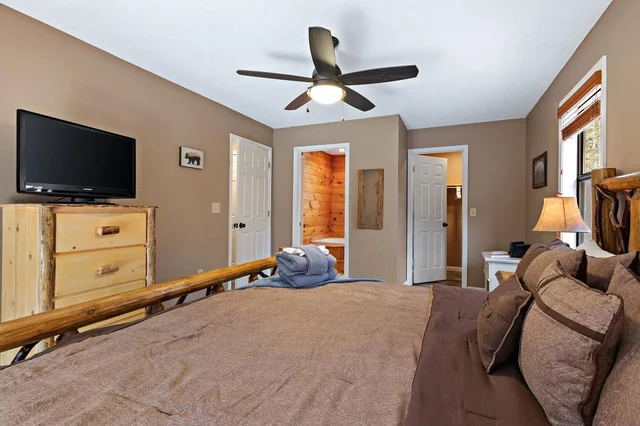 Bedroom 2 image 1