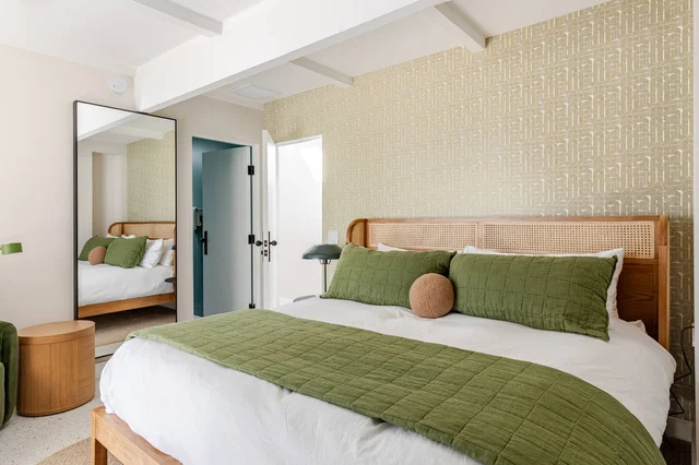 Bedroom 3 image 1