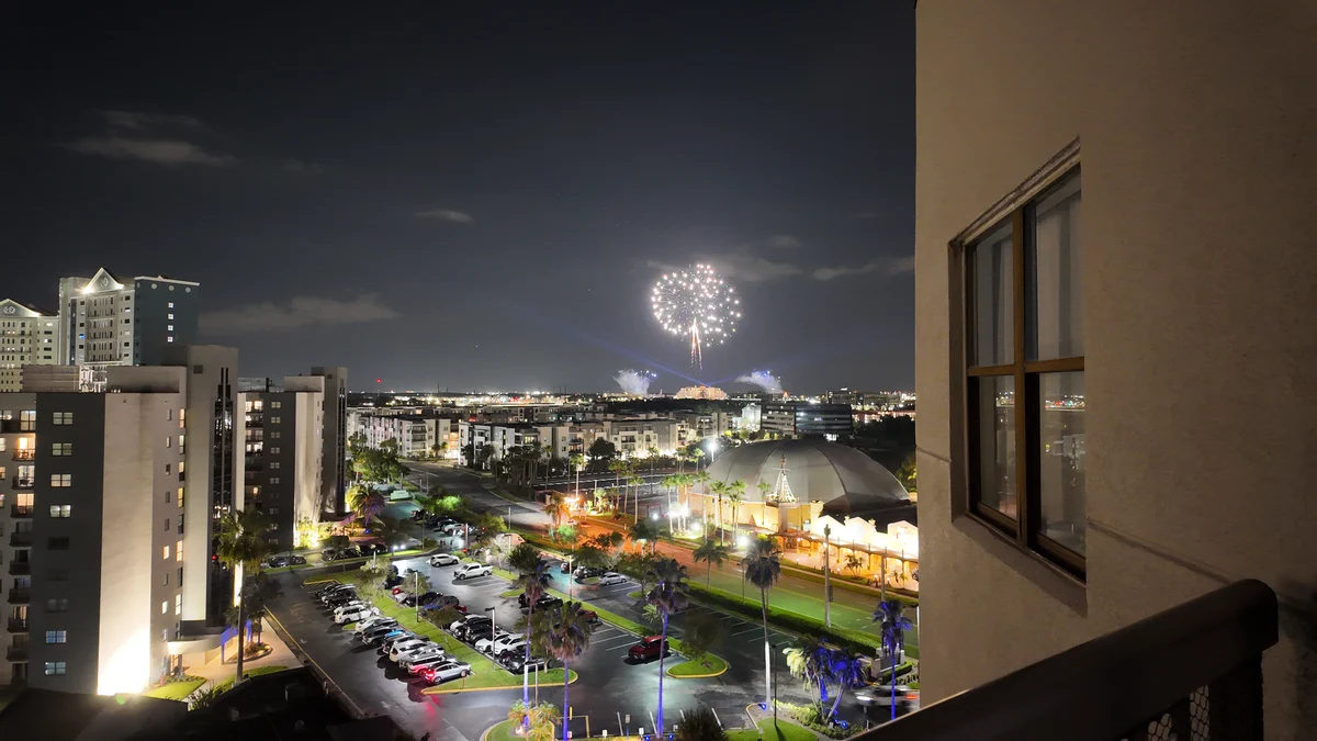 Fireworks & Lake View Balcony, 3002 10th Floor (Deluxe) property photo 4