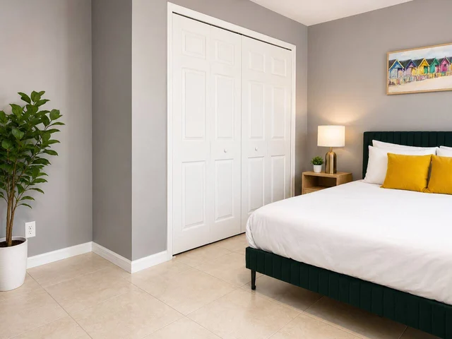 Bedroom 1 image 1