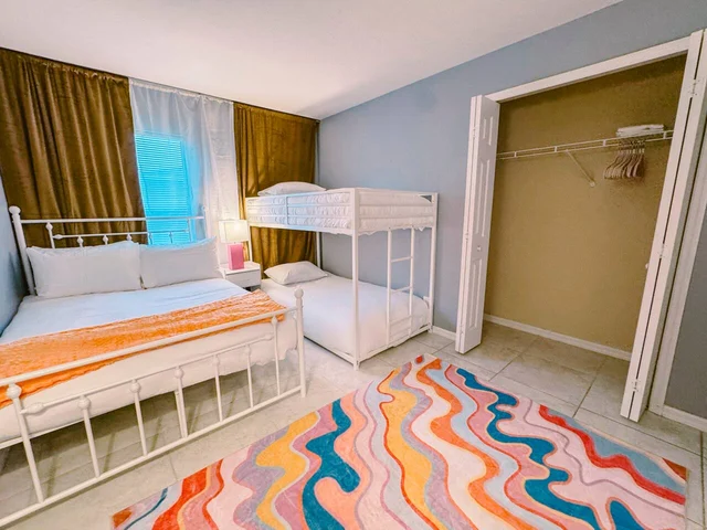 Bedroom 4 image 1