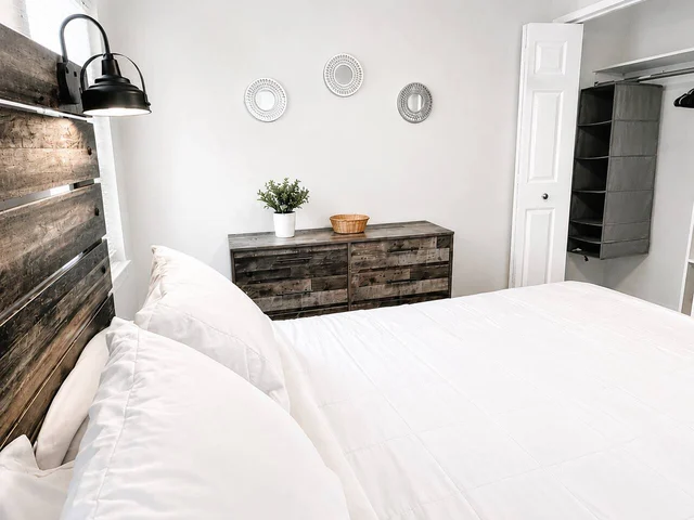Bedroom 5 image 1