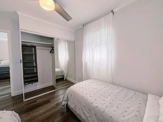 Bedroom 10 image 1