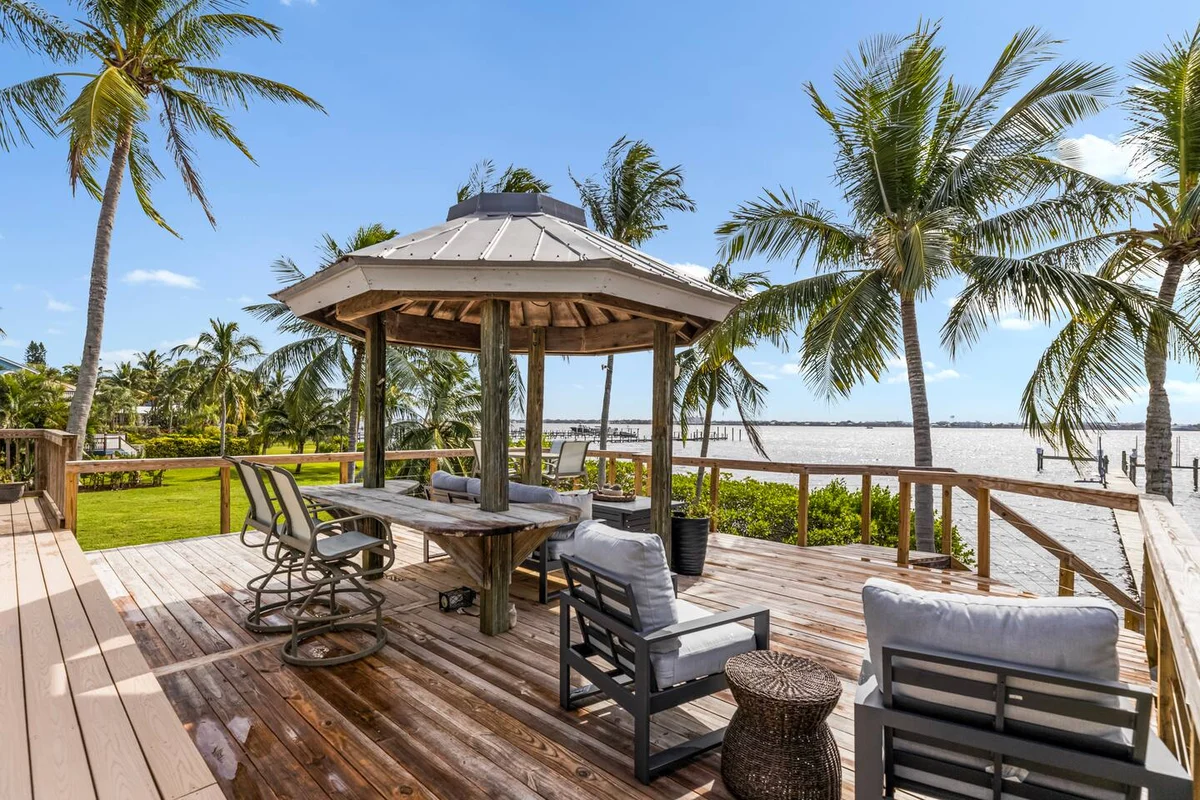 Waterfront Home w/ Guest House property photo 2