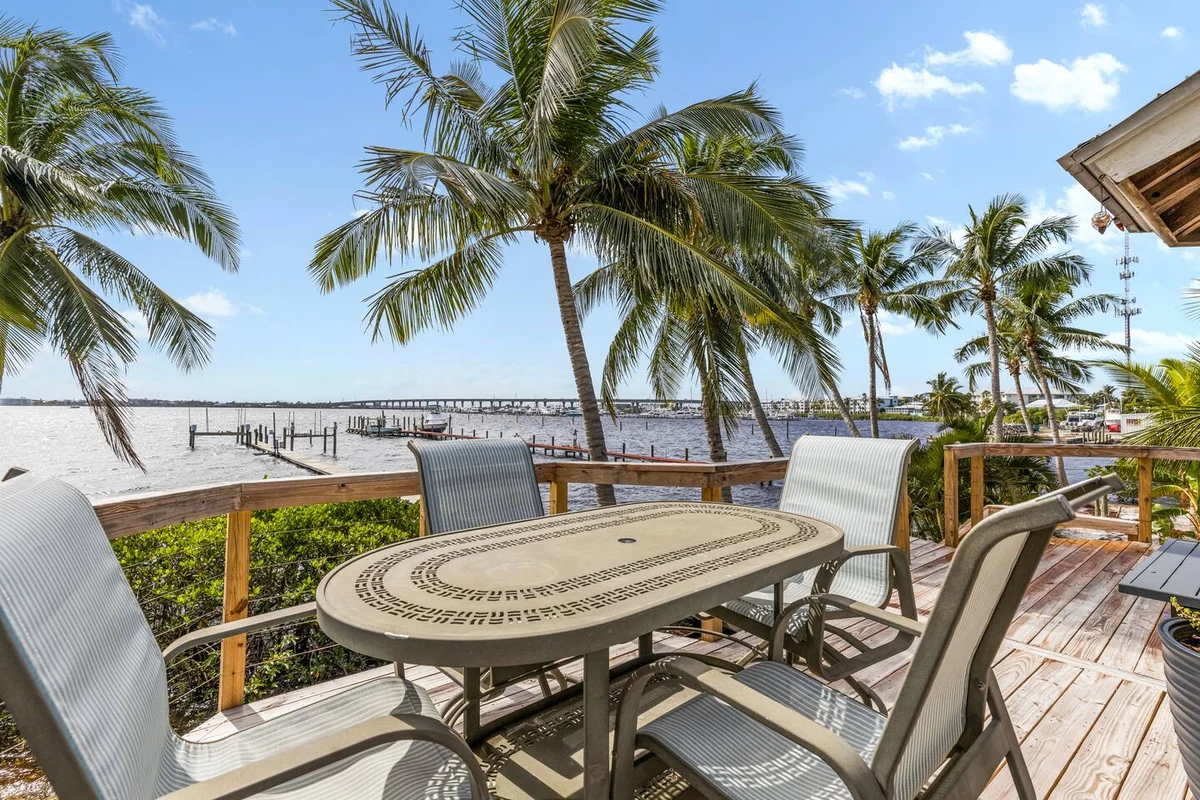 Waterfront Home w/ Guest House property photo 5