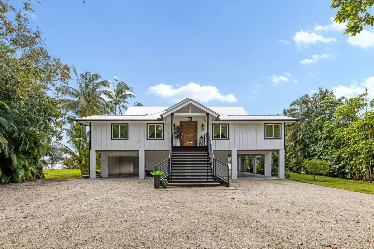 Waterfront Home w/ Guest House property photo 3