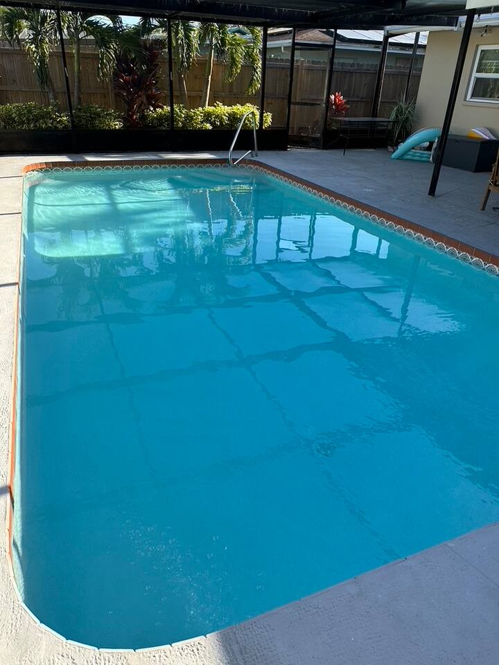 Quiet Family Home w/ Pool Near Pinecraft property photo 5