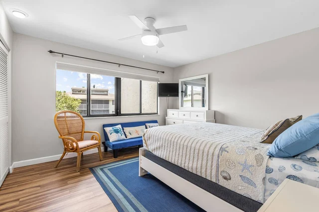 Bedroom 1 image 1