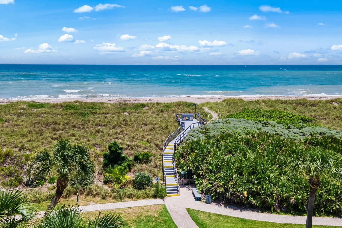 Golf View Townhome - Minutes from beach property photo 5