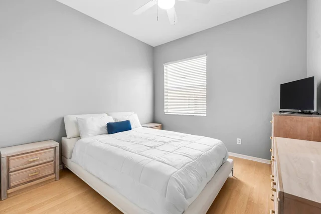 Bedroom 3 image 1