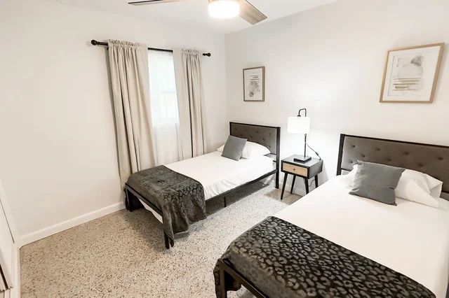 Bedroom 6 image 1