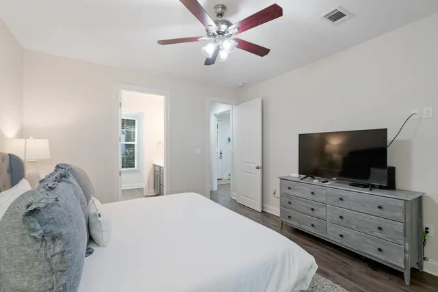 Bedroom image 1