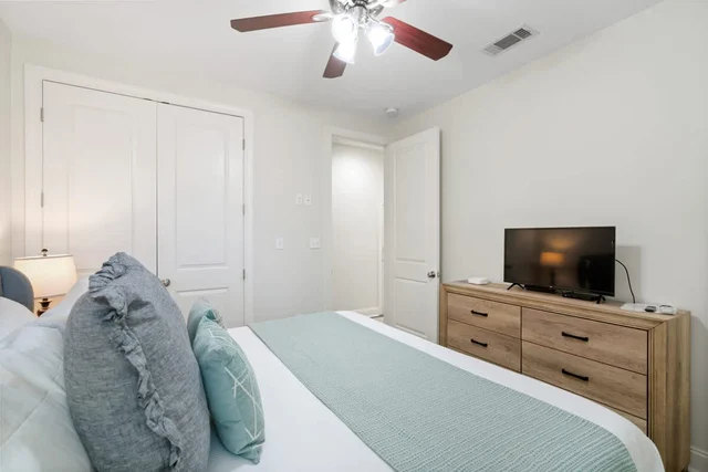 Bedroom image 1