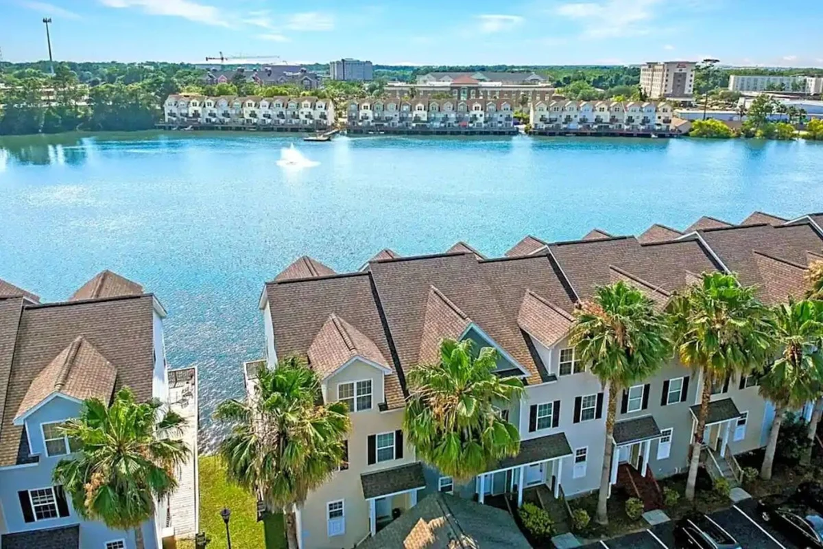 Waterfront Retreat, 2 Homes, 10Min- DT & Beach property photo 1