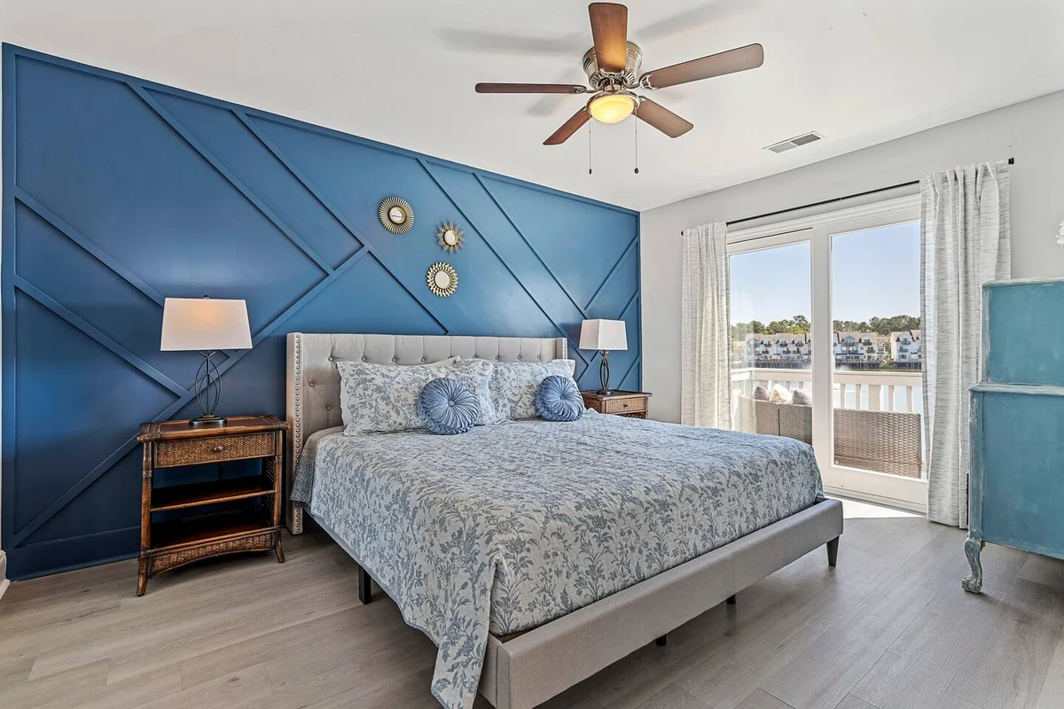 Live on the Water Lake Palmetto Palm w/ Patio - 10Min to Downtown & Beaches property photo 3