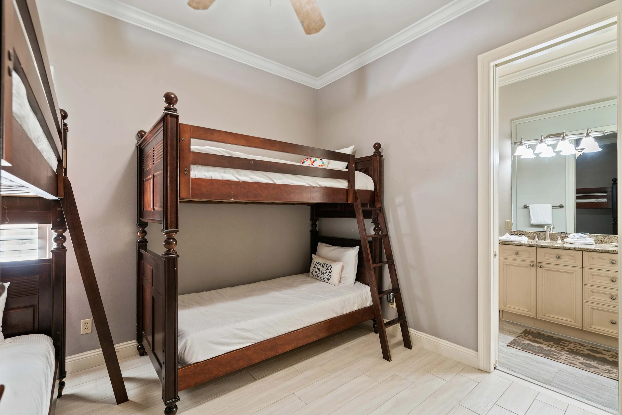 Home property photo 103