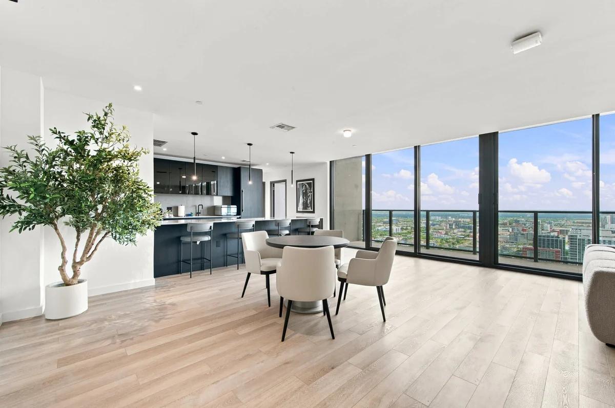Condo in Miami property photo 4