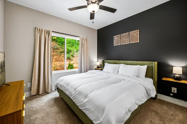 Bedroom 5 image 1