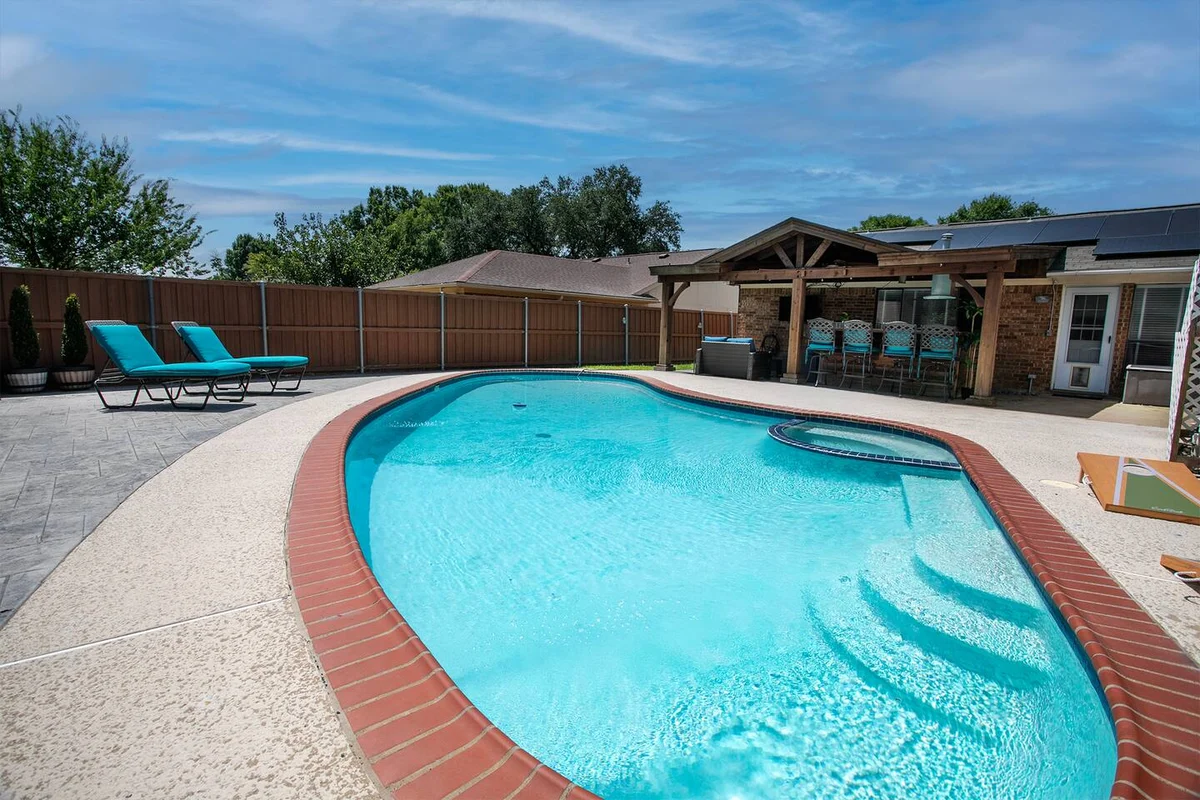 Spacious Retreat, Pool, BBQ, Firepit & Games property photo 2