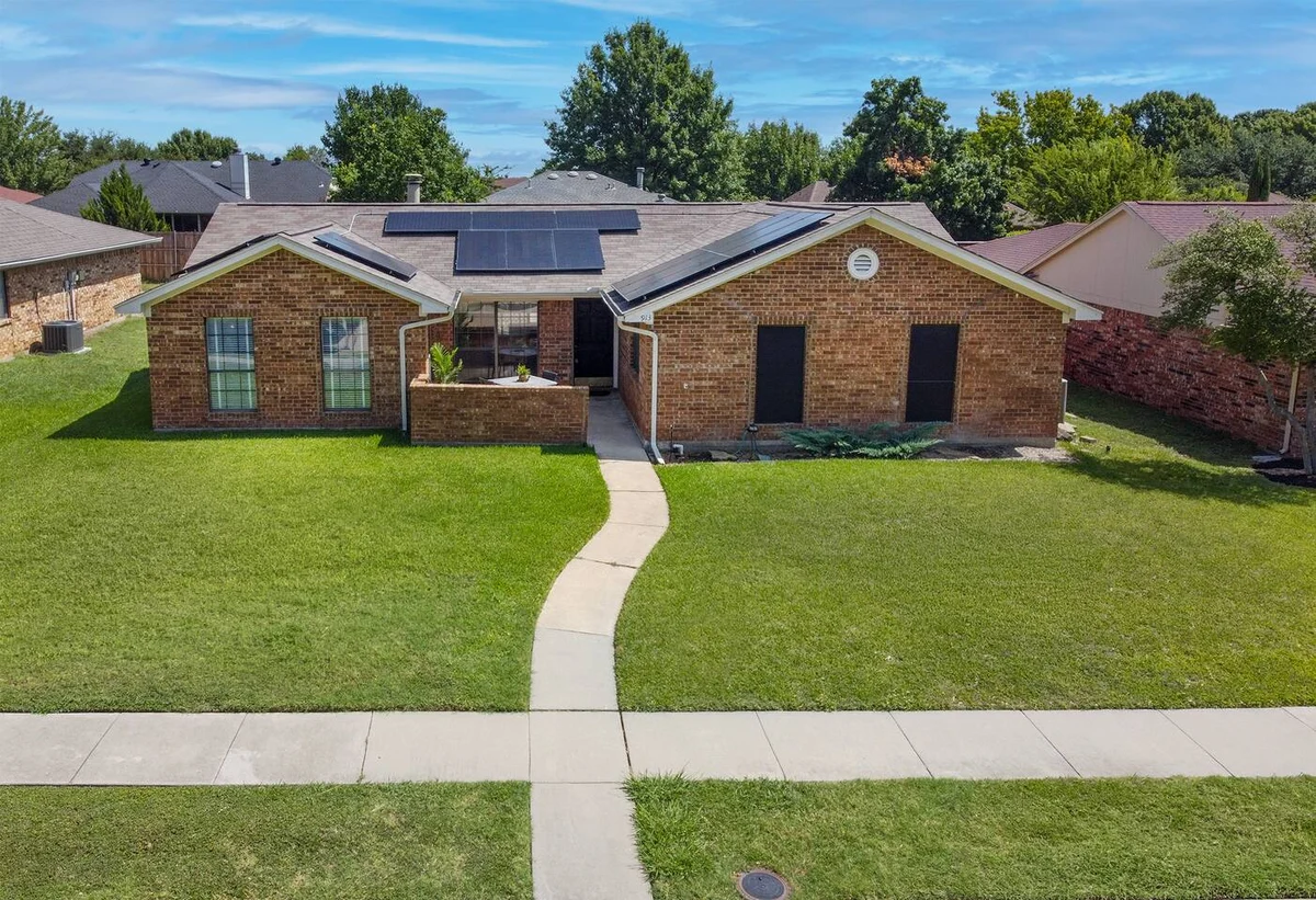 Spacious Retreat, Pool, BBQ, Firepit & Games property photo 5