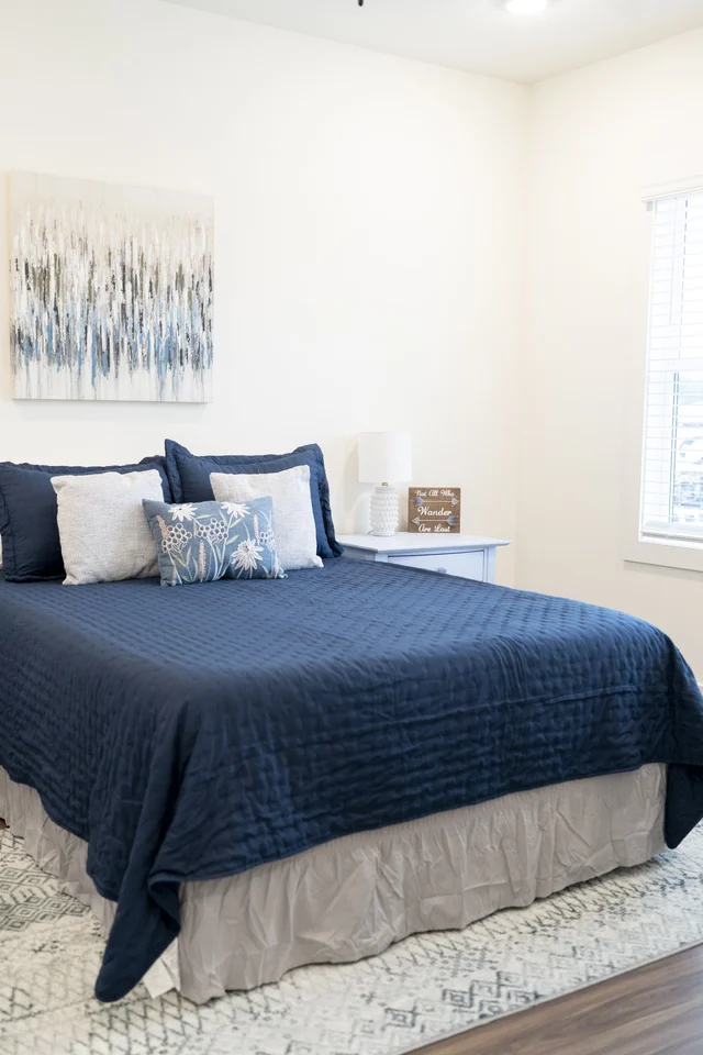 Bedroom 5 image 1