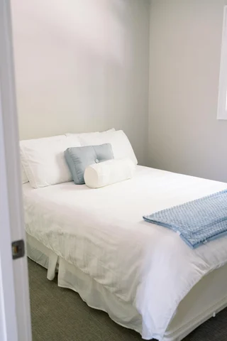 Bedroom 2 image 1