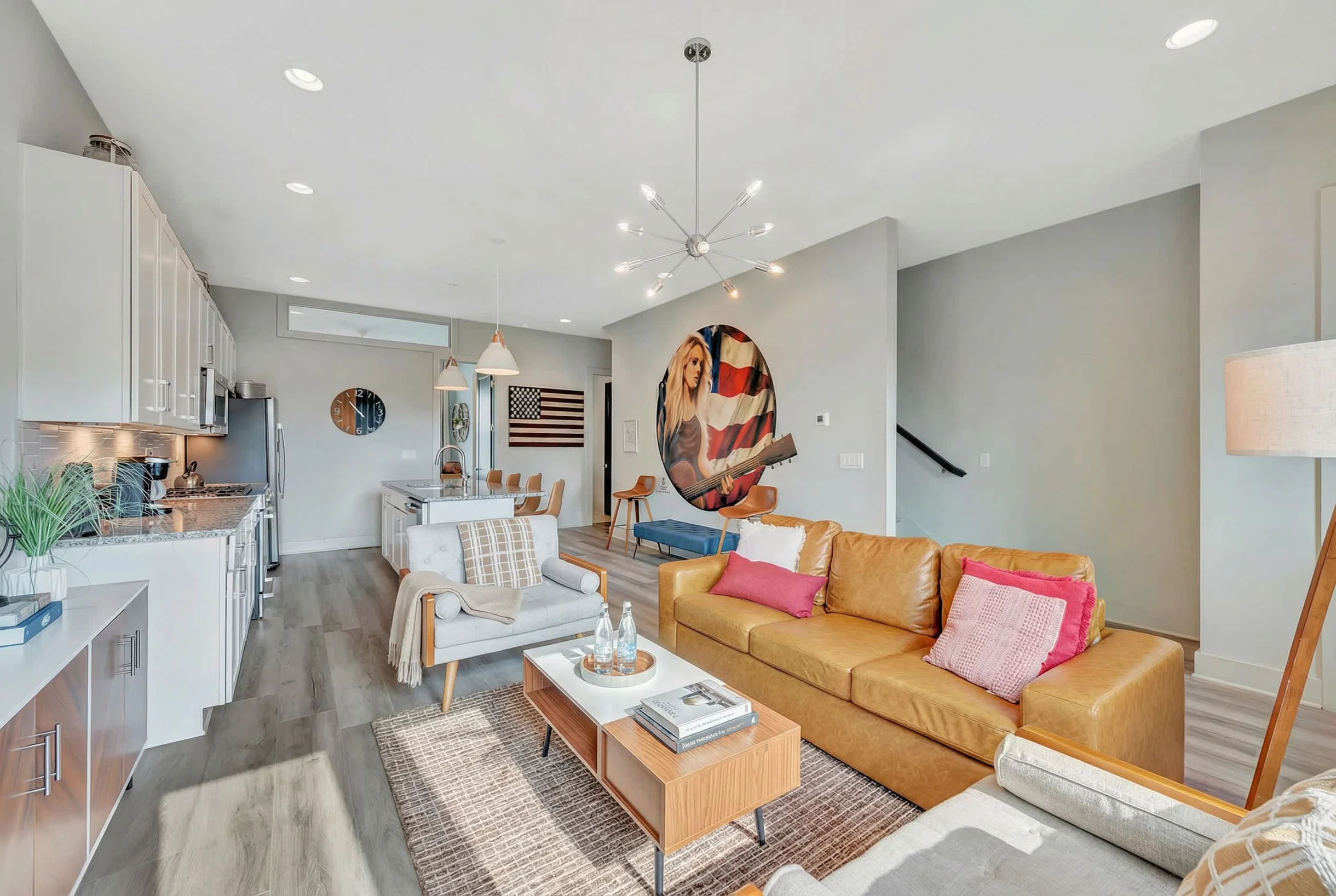 Home in Nashville property photo 4