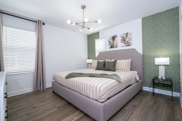 Bedroom 5 image 1