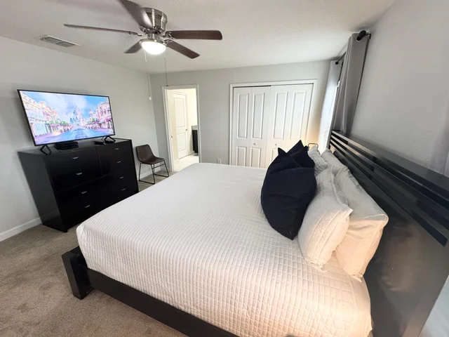Bedroom 3 image 1