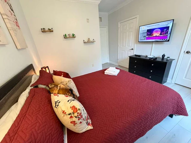 Bedroom 3 image 1