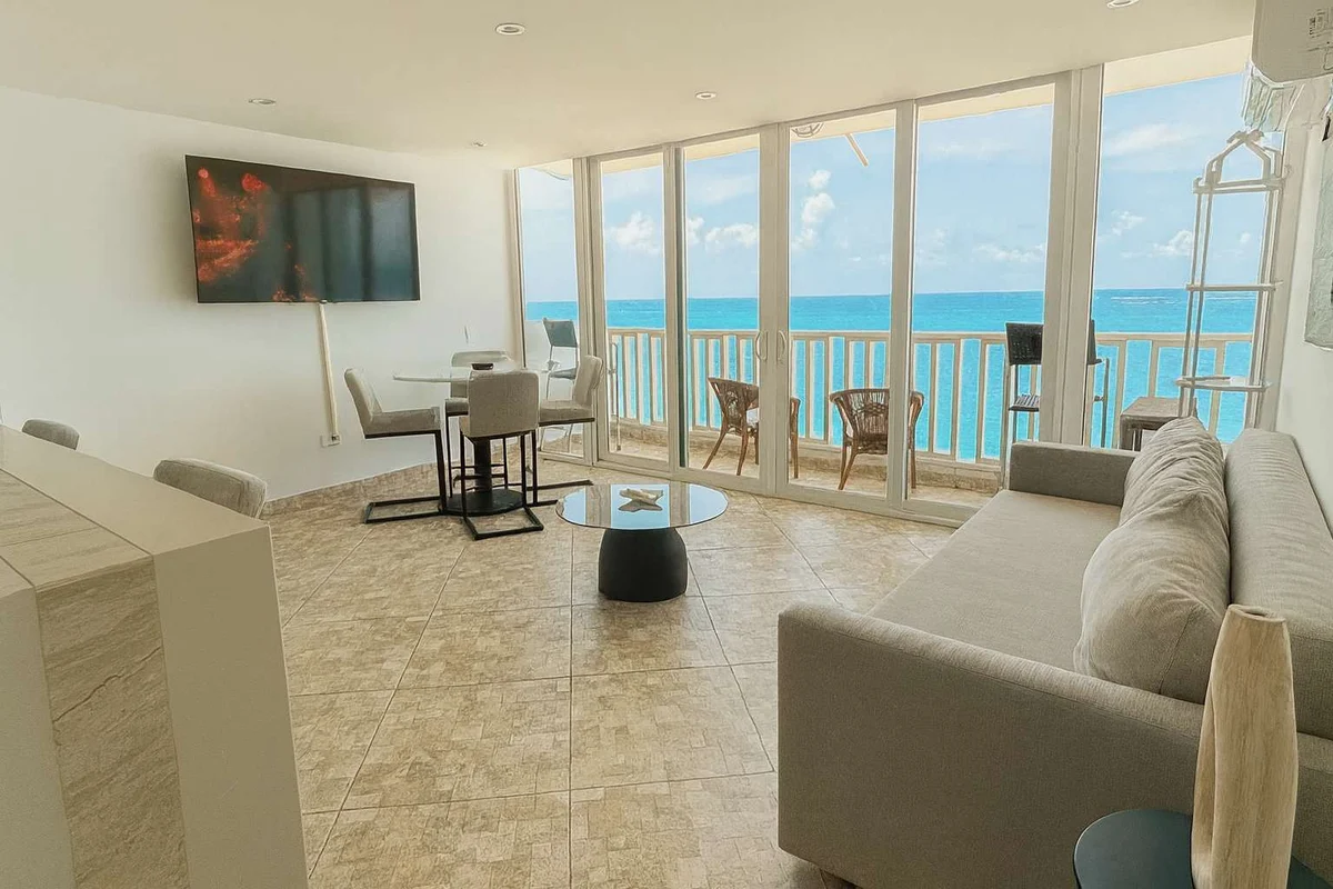 Beachfront Stella Maris Apt on Condado Ave property photo 3