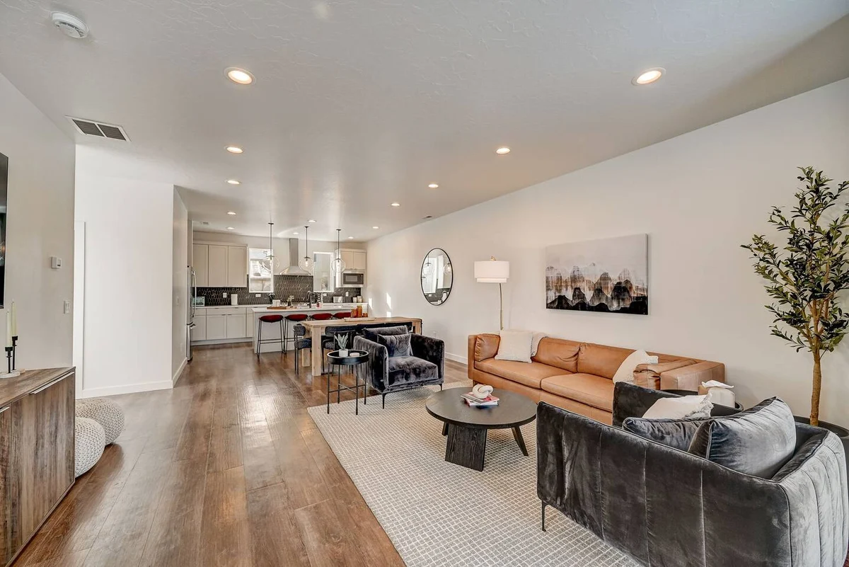 New Lux Mountain Townhome – 12 Min From Snowbasin property photo 2