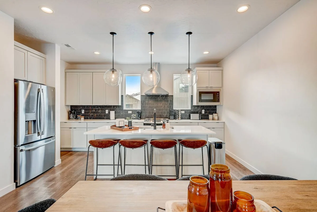 New Lux Mountain Townhome – 12 Min From Snowbasin property photo 4