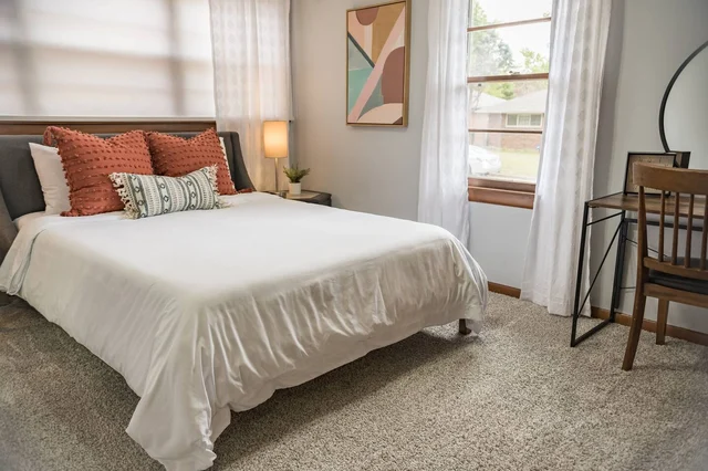 Bedroom 1 image 1