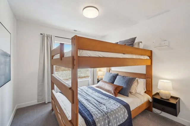 Bedroom 3 image 1