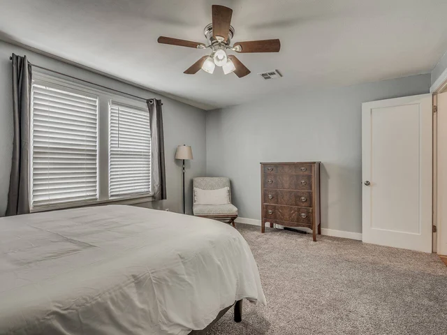 Bedroom 3 image 1