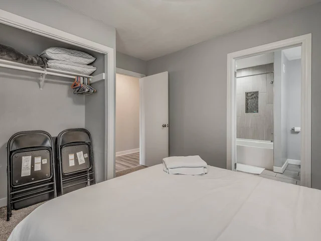 Bedroom 1 image 1