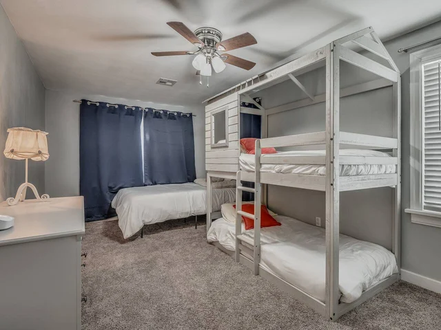 Bedroom 5 image 1