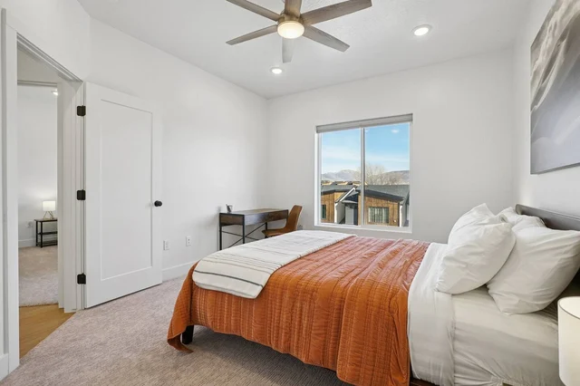 Bedroom 1 image 1