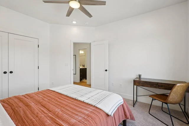 Bedroom 3 image 1