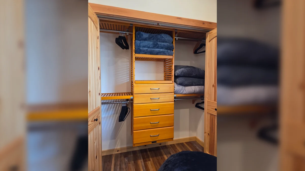 Bunk Bedroom image 1