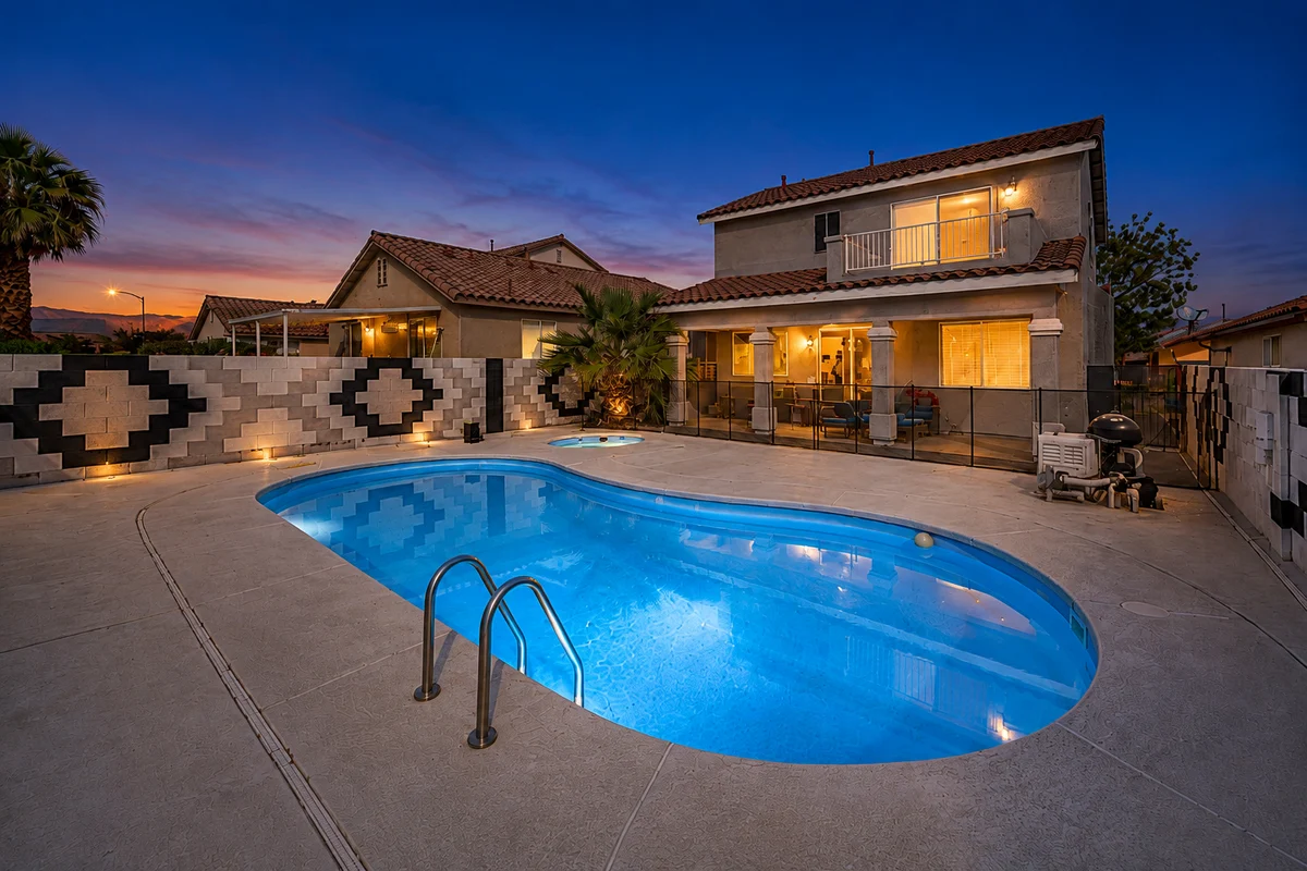 Home in Las Vegas property photo 2