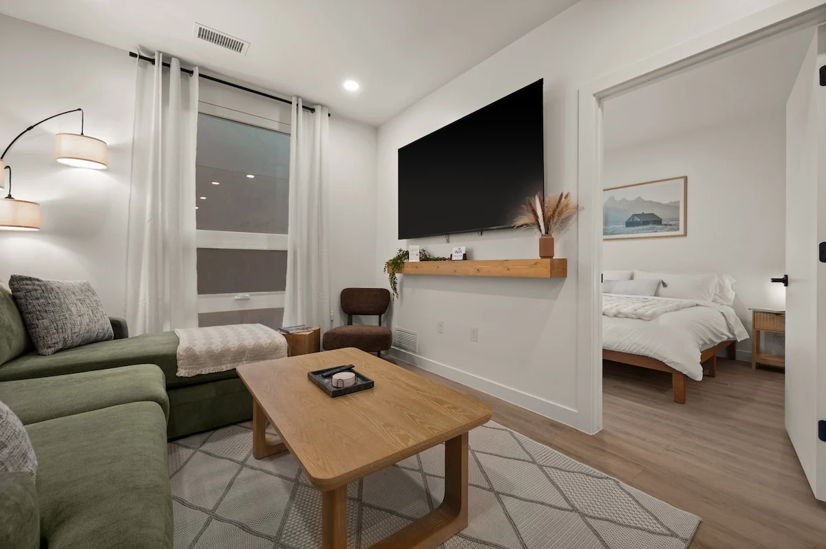 Modern Retreat - Views, Pool and Sauna property photo 4