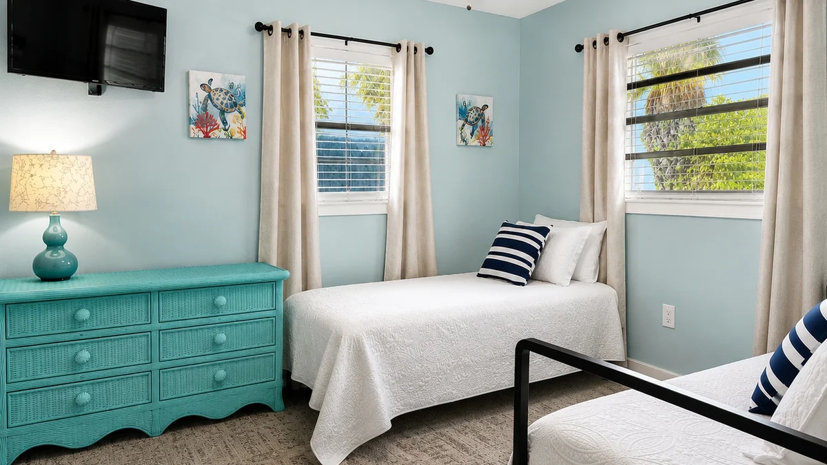 Bedroom 4 image 1