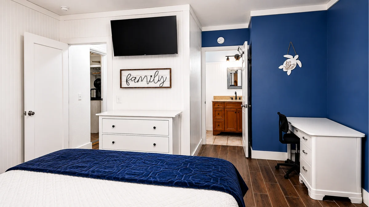 Bedroom 2 image 1