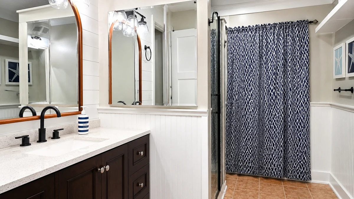 Bathroom 2 image 1