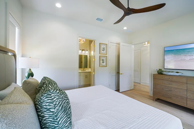 Bedroom 3 image 1