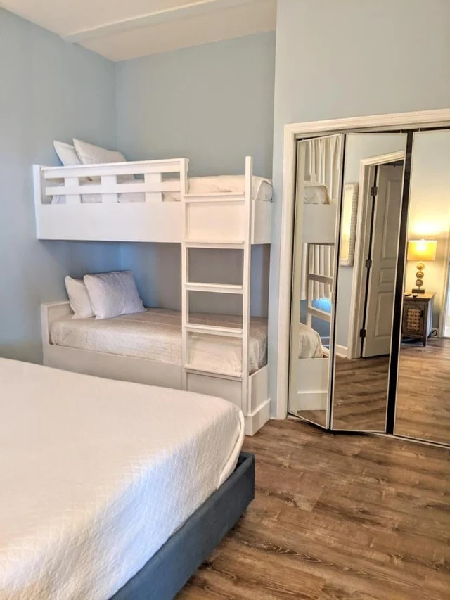 Bedroom 3 image 1